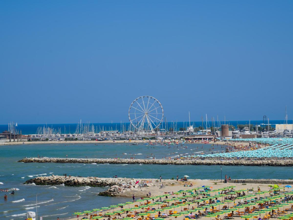 Hotel Imperial Beach Rimini Exterior foto